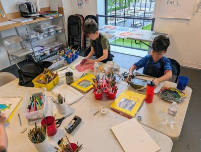 photo of children in an art class